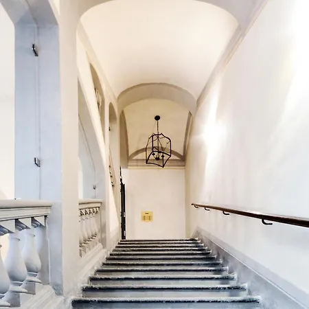 Apartment Tornaquinci Palace