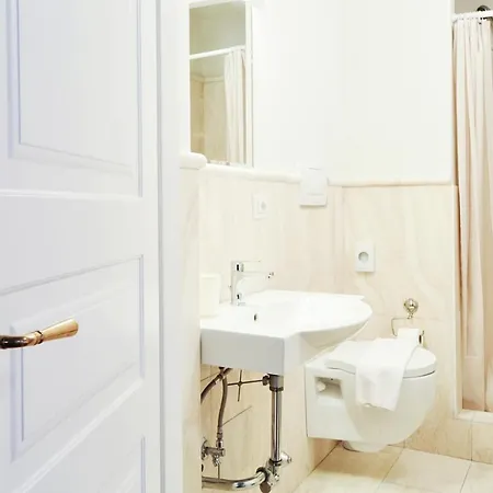 Apartment Tornaquinci Palace