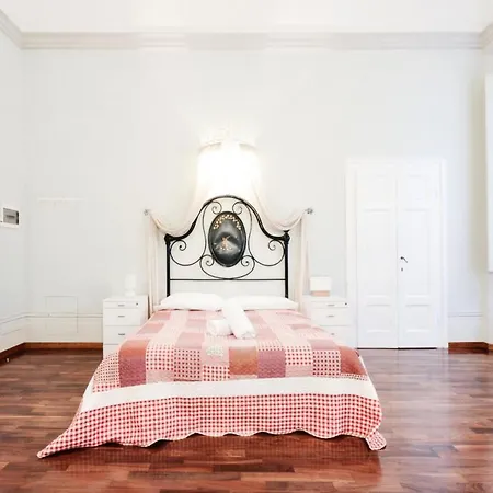 Apartment Tornaquinci Palace *
