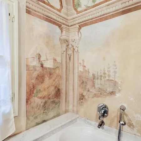 Apartment Tornaquinci Palace *