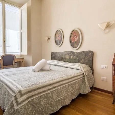 Tornaquinci Palace Apartmán