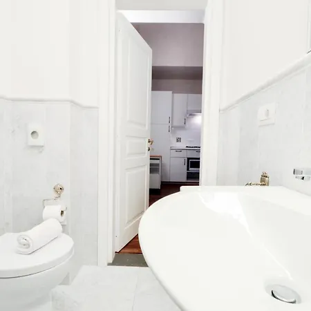 Tornaquinci Palace Apartmán *